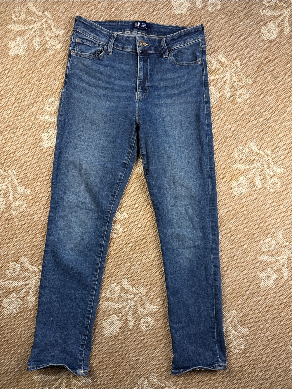 GAP Skinny Jeans in Medium Blue Wash